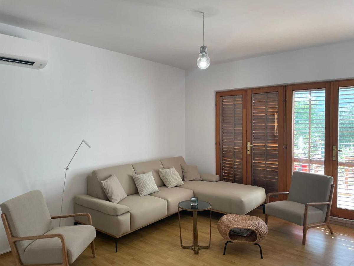 Six Bedroom Holiday Home Matea Ploce  Eksteriør billede