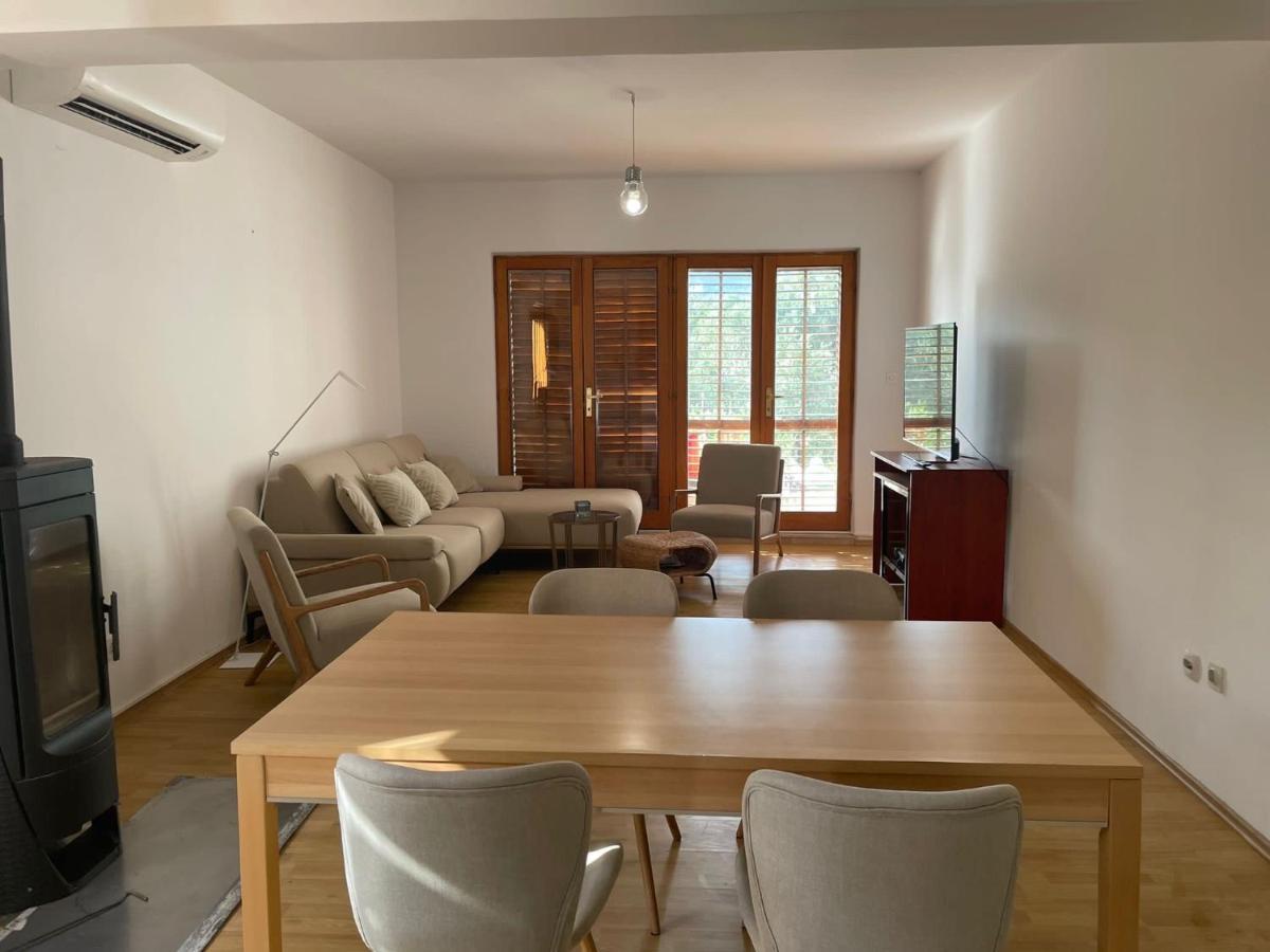 Six Bedroom Holiday Home Matea Ploce  Eksteriør billede