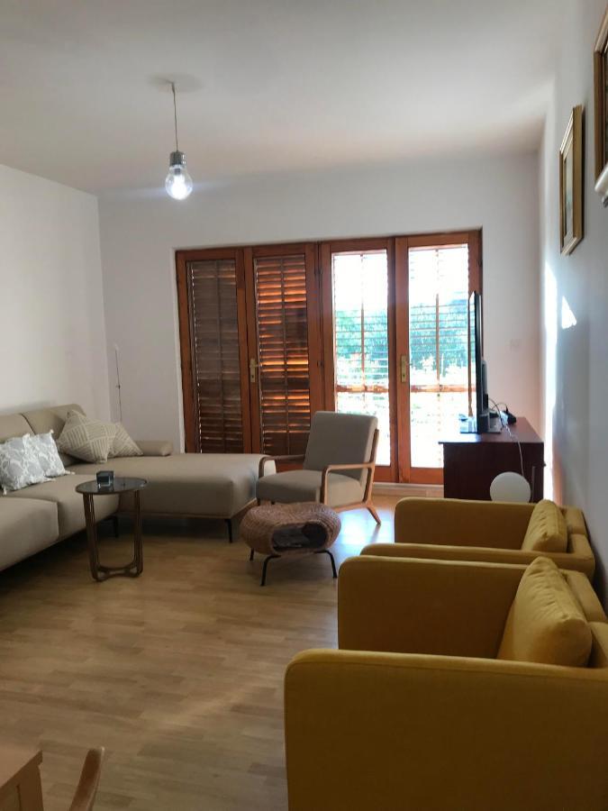 Six Bedroom Holiday Home Matea Ploce  Eksteriør billede