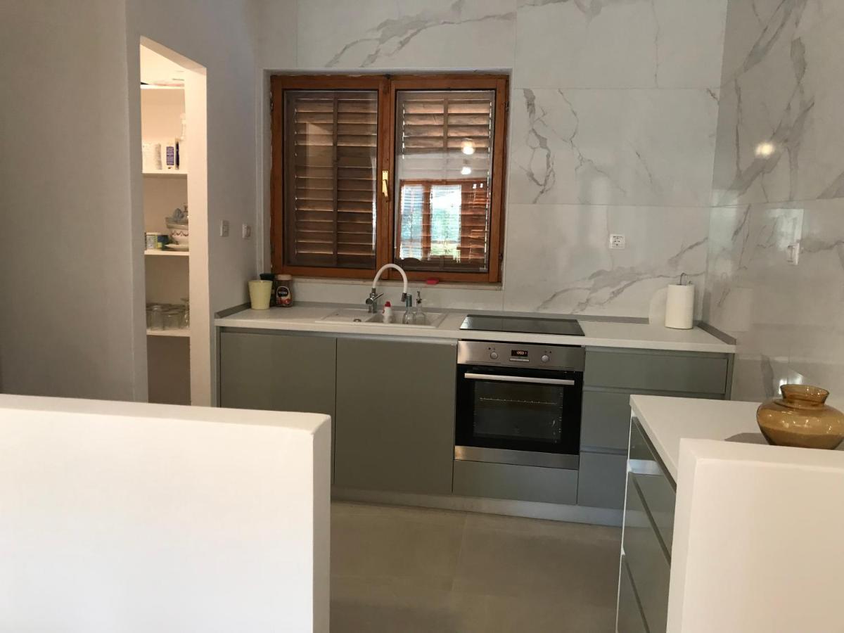 Six Bedroom Holiday Home Matea Ploce  Eksteriør billede