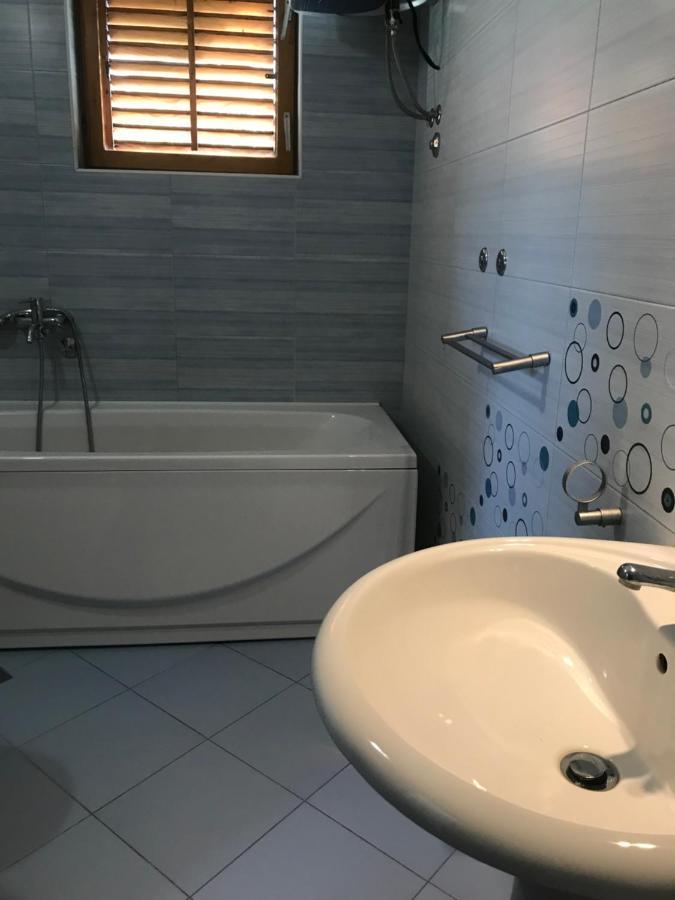 Six Bedroom Holiday Home Matea Ploce  Eksteriør billede