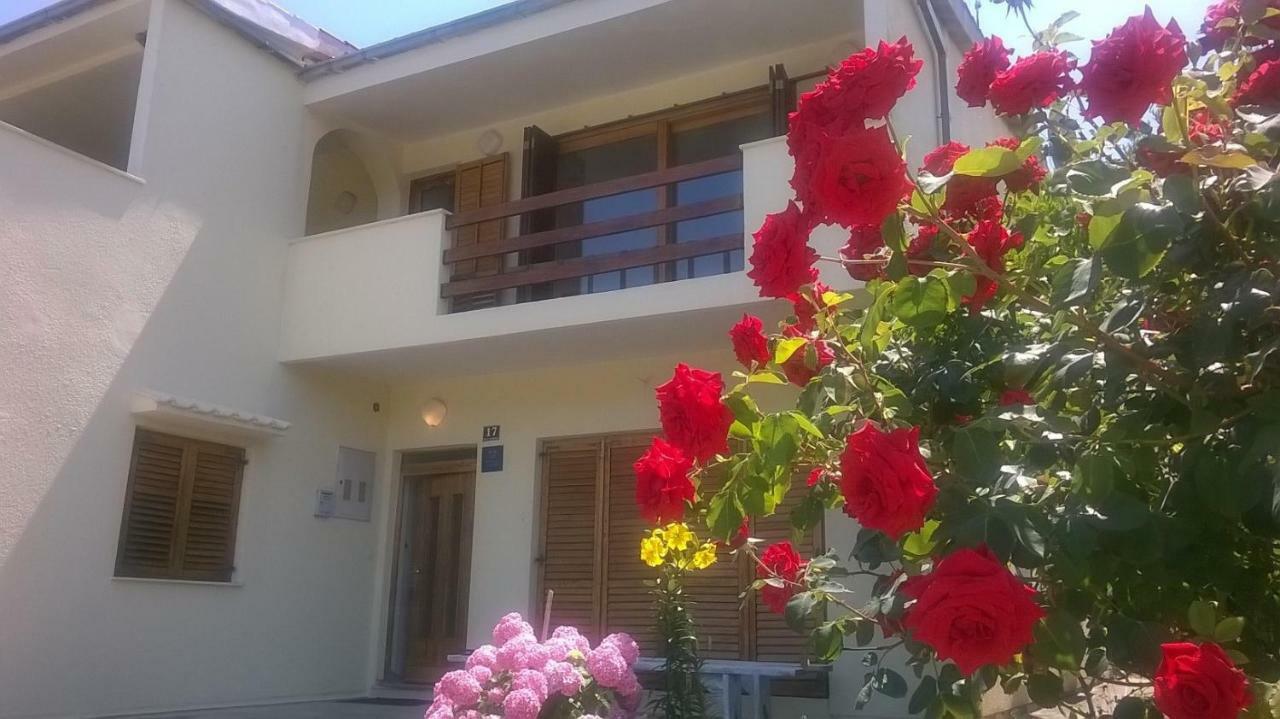 Six Bedroom Holiday Home Matea Ploce  Eksteriør billede